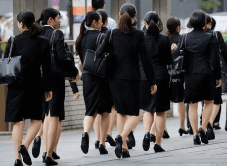 挑戰傳統觀念：台灣法律視角下的服儀規定與平等待遇