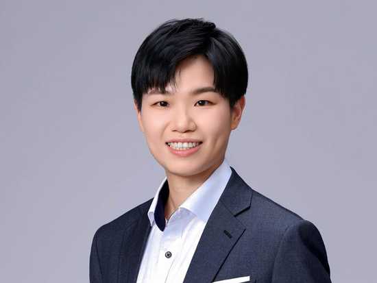 資深顧問律師